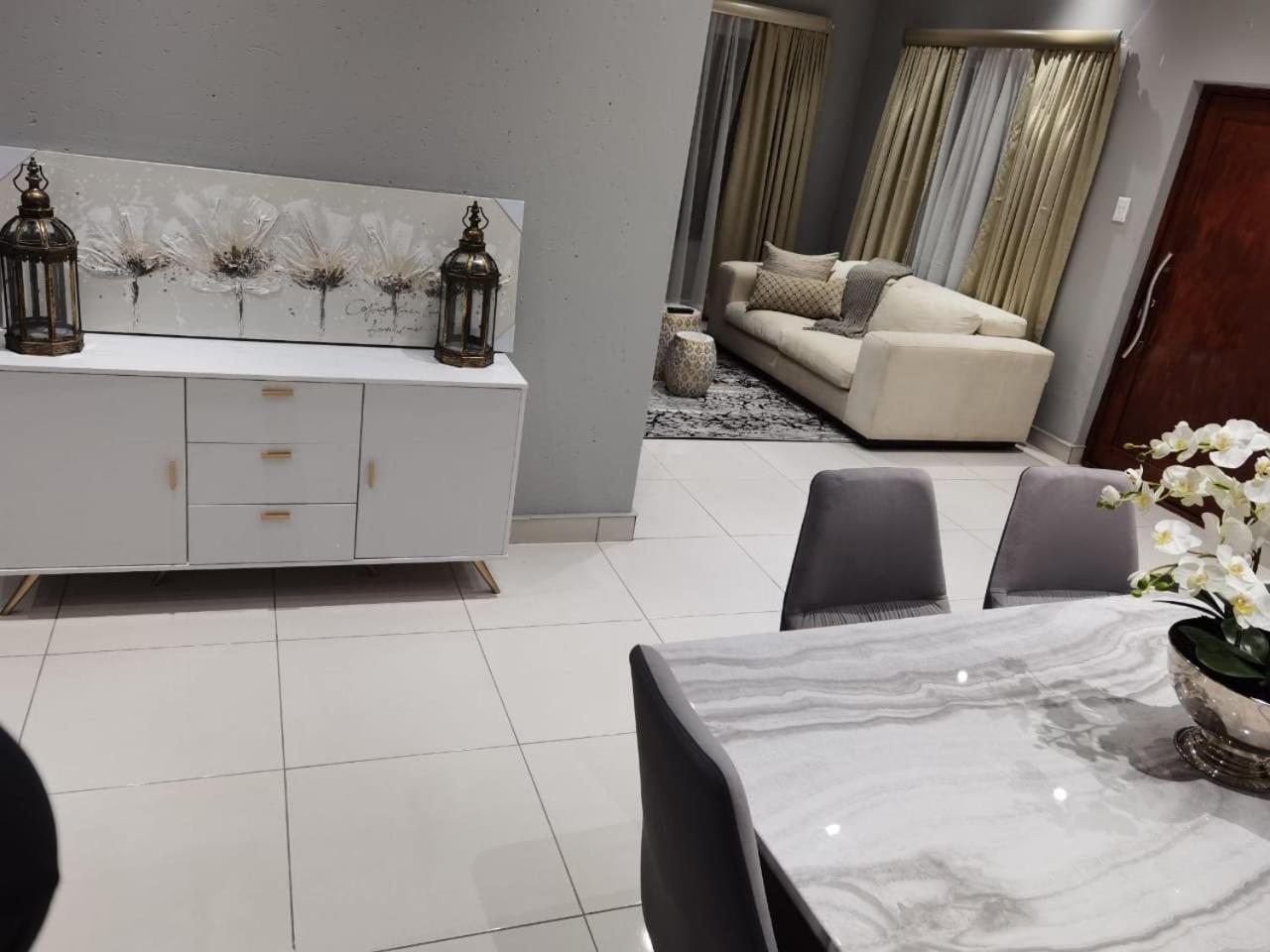 Kings View Exclusive Villas Pretoria-Noord Extérieur photo